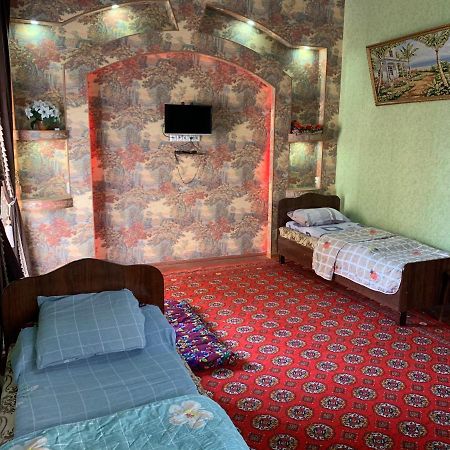 Muharram Homestay In The Neighborhood Of The Registan Square, 家族 ゲストハウス Semerkant Dış mekan fotoğraf