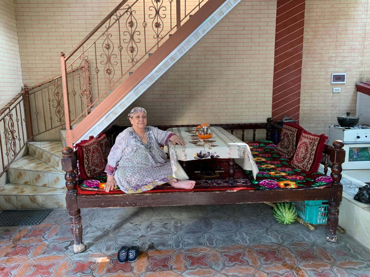 Muharram Homestay In The Neighborhood Of The Registan Square, 家族 ゲストハウス Semerkant Dış mekan fotoğraf