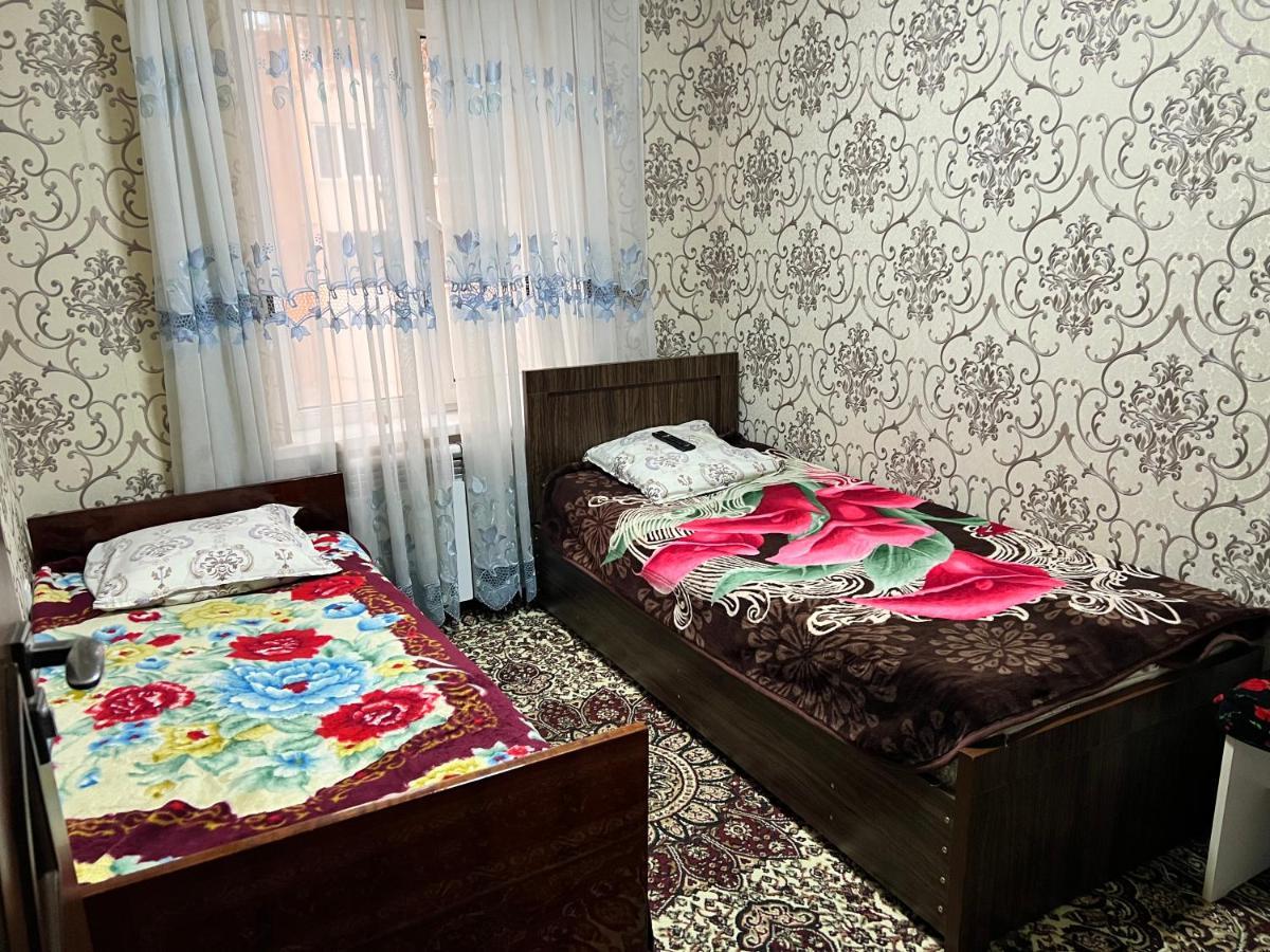 Muharram Homestay In The Neighborhood Of The Registan Square, 家族 ゲストハウス Semerkant Dış mekan fotoğraf
