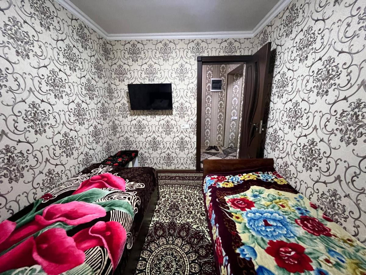 Muharram Homestay In The Neighborhood Of The Registan Square, 家族 ゲストハウス Semerkant Dış mekan fotoğraf